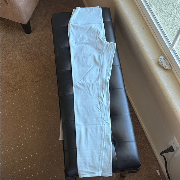 Crop Shop Boutique Freedom Leggings Ice. Isabel Mathers collection - Picture 3 of 7